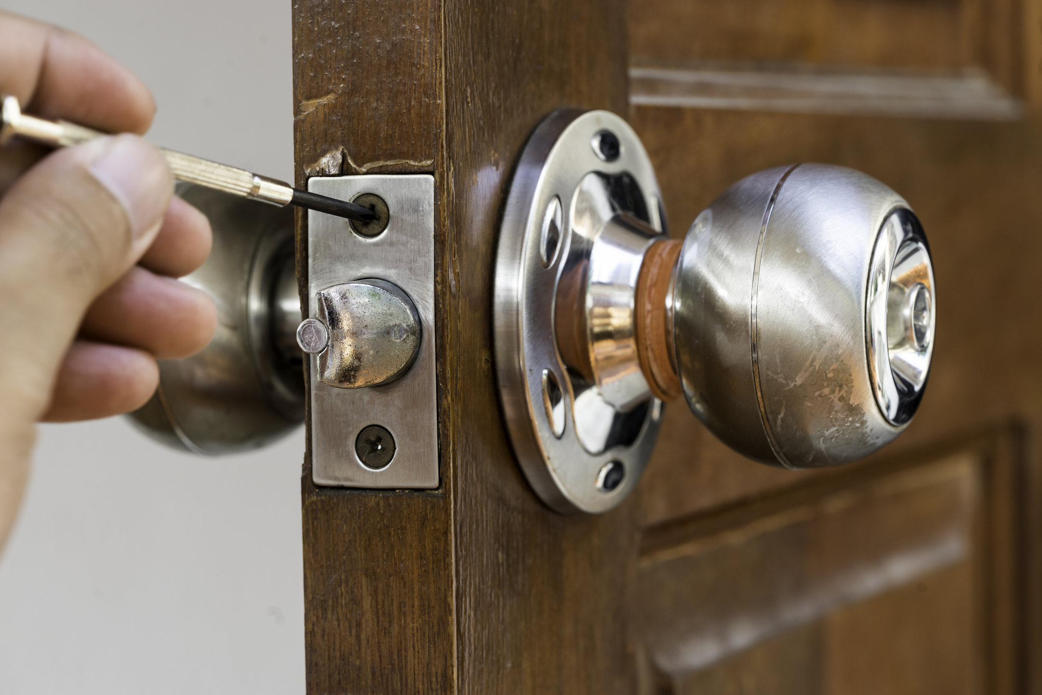 L&rsquo;entretien de la serrure d&rsquo;une porte intérieure